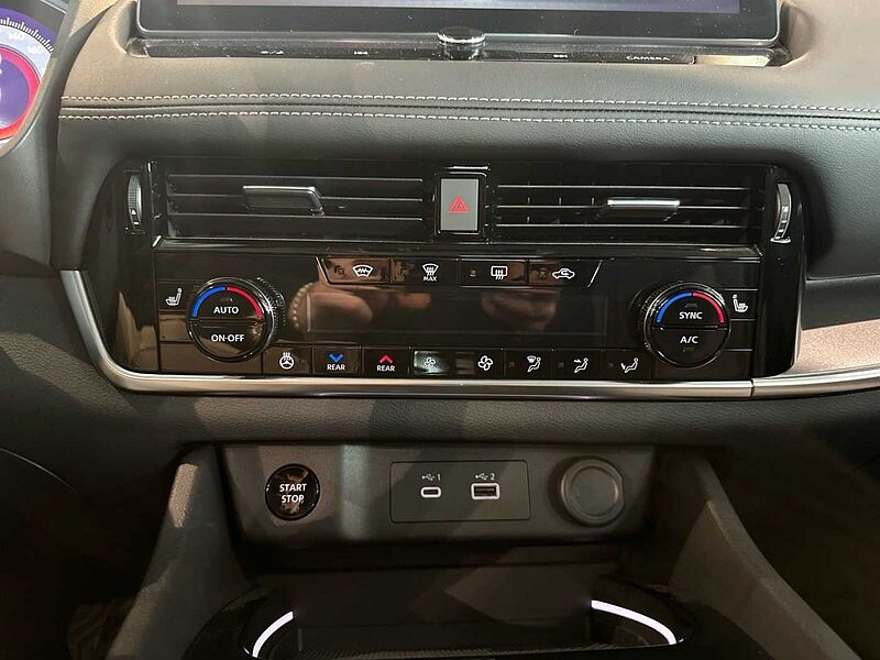 MG ZS Luxury 1.0 AT / LED/360/BSM/SH/CarPlay/Leder